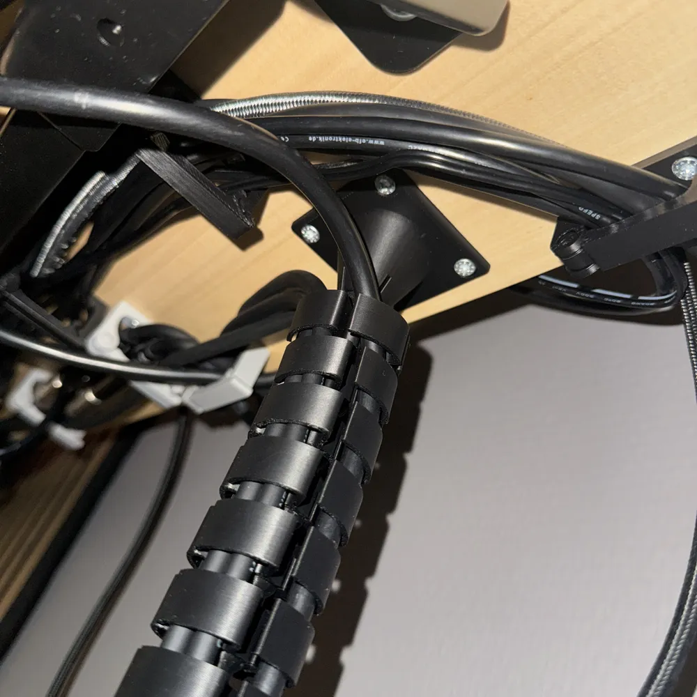Connector Female Cable Routing - Free 3D Print Model - MakerWorld