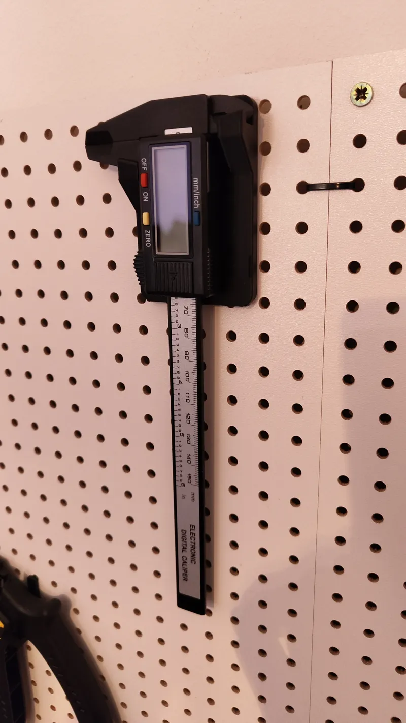 Caliper Mount for Metric Pegboards