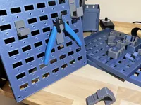 0.2mm layer, 3 walls, 15% infill Gyroid