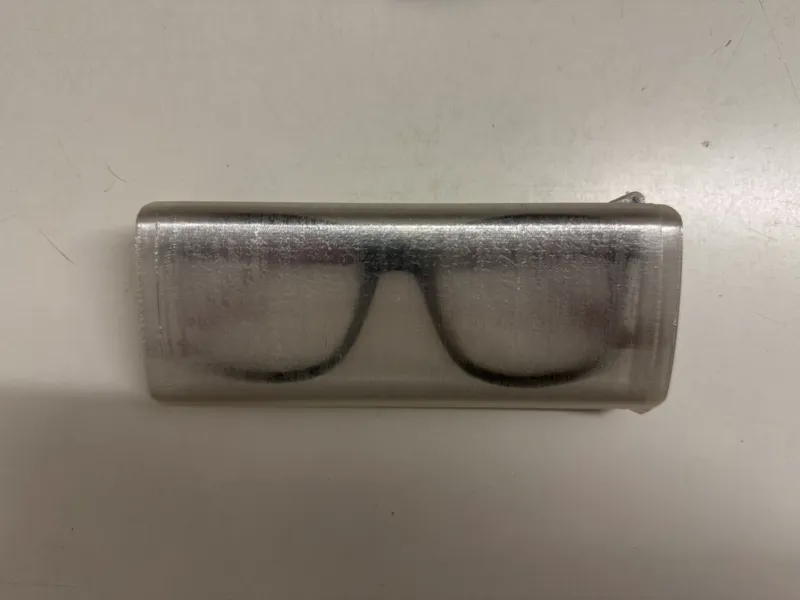 Compact glasses case
