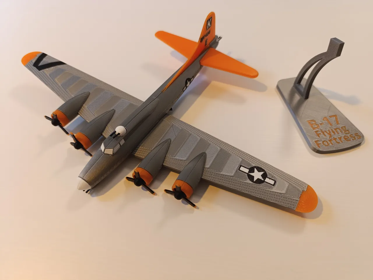 B-17 Flying Fortress Plane Kit Card view 3