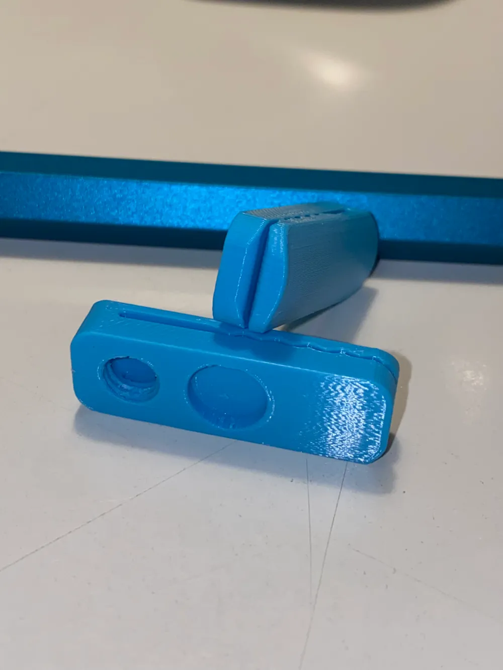 Overlapping slim Magnetic curtain clips - Free 3D Print Model - MakerWorld