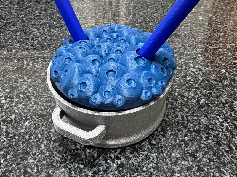 Blueberry bushel dual pen holder clicker fidget!