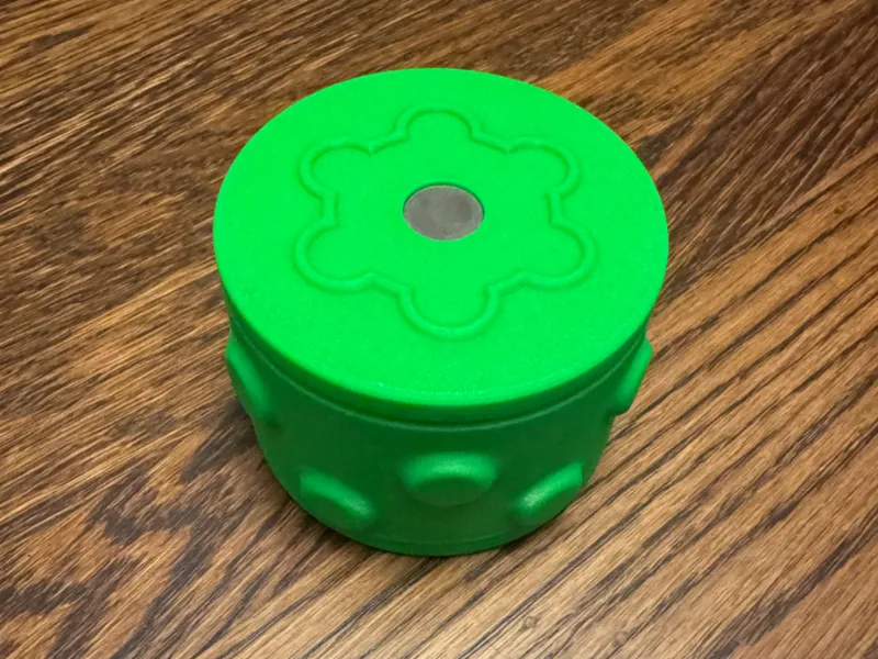 magnetic stackable pineapple box (spiky version)