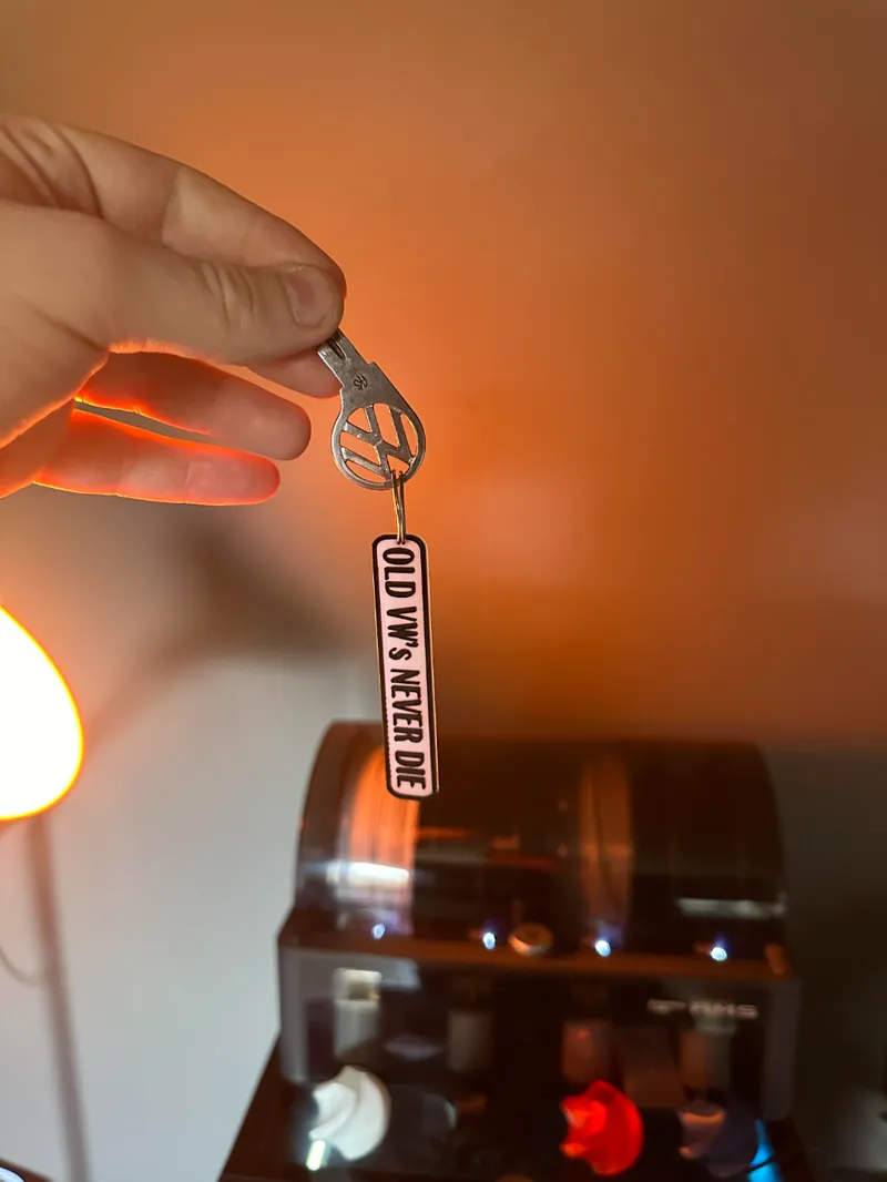 Keychain *Old VW'S Never Die*