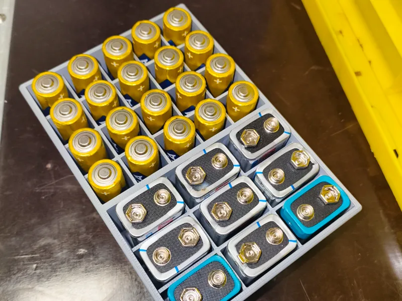 Batterien Box Organizer 20xAA und 9x9V Blöcke