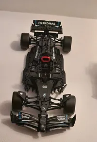 Support mural pour LEGO Mercedes F1 42171 — photo 1