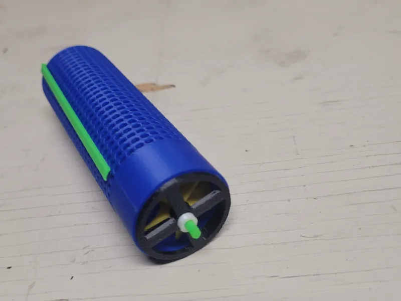 filter screen with scrubber