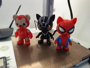 Objeto manipulable: Avengers clicker collection — vista de referencia 3