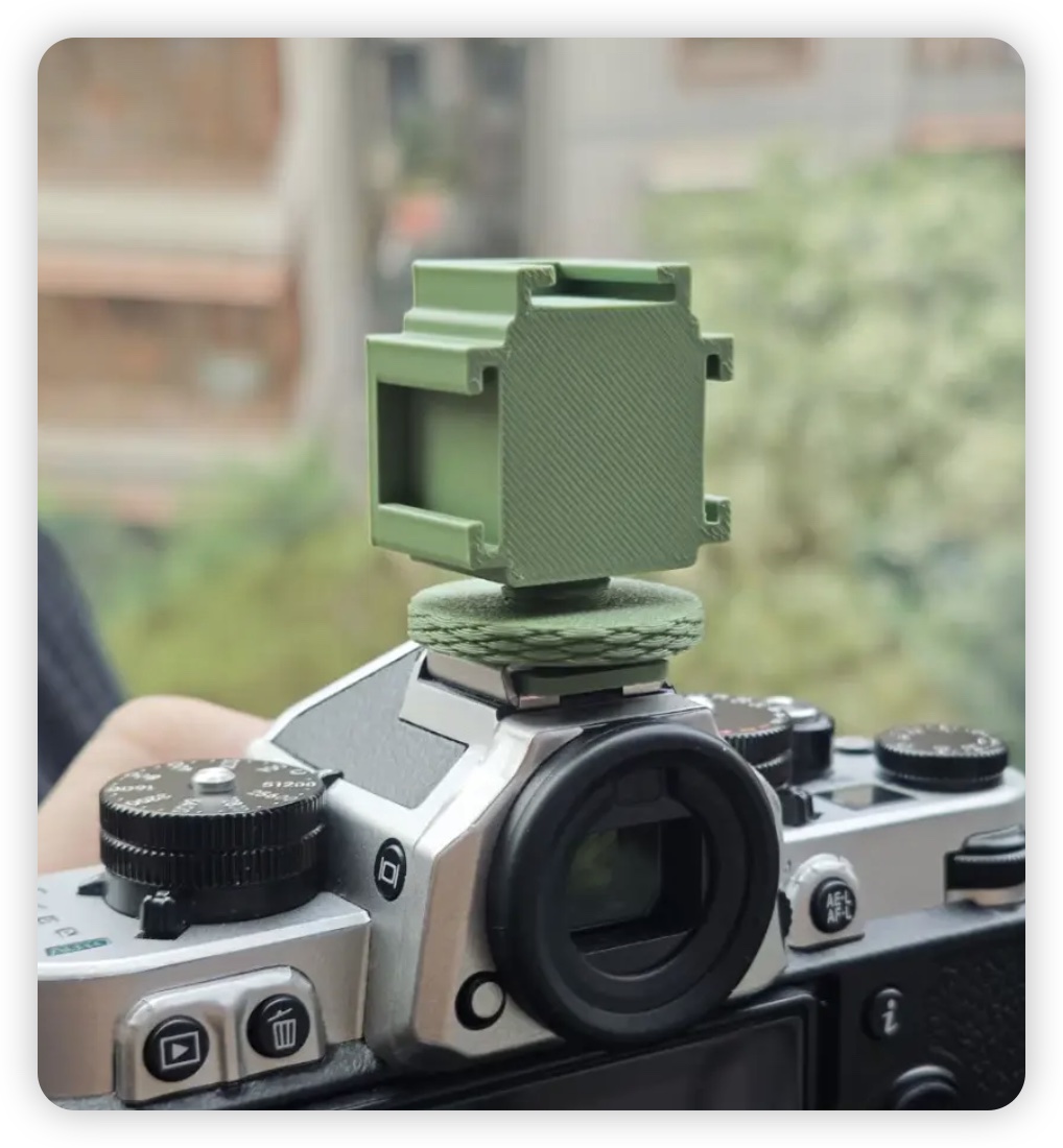 Miniatura 2 do modelo 3D 三头热靴拓展支架