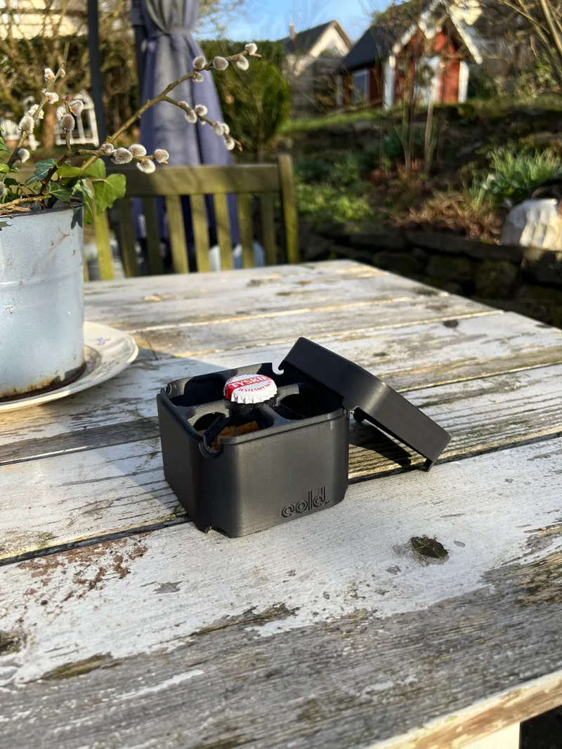 ashtray with lid 