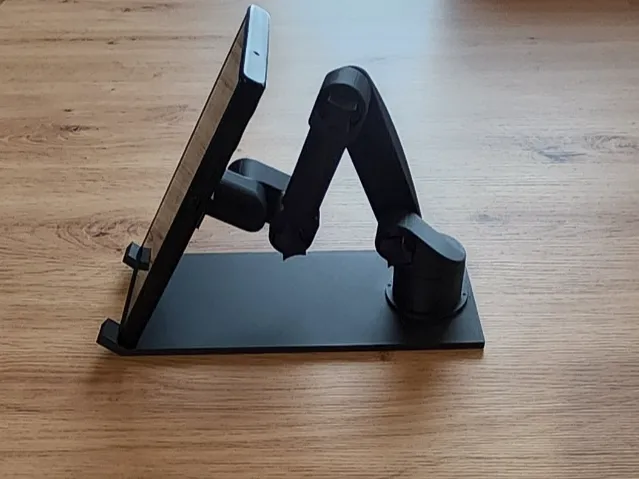 6 Achsen Roboter als Handyhalter