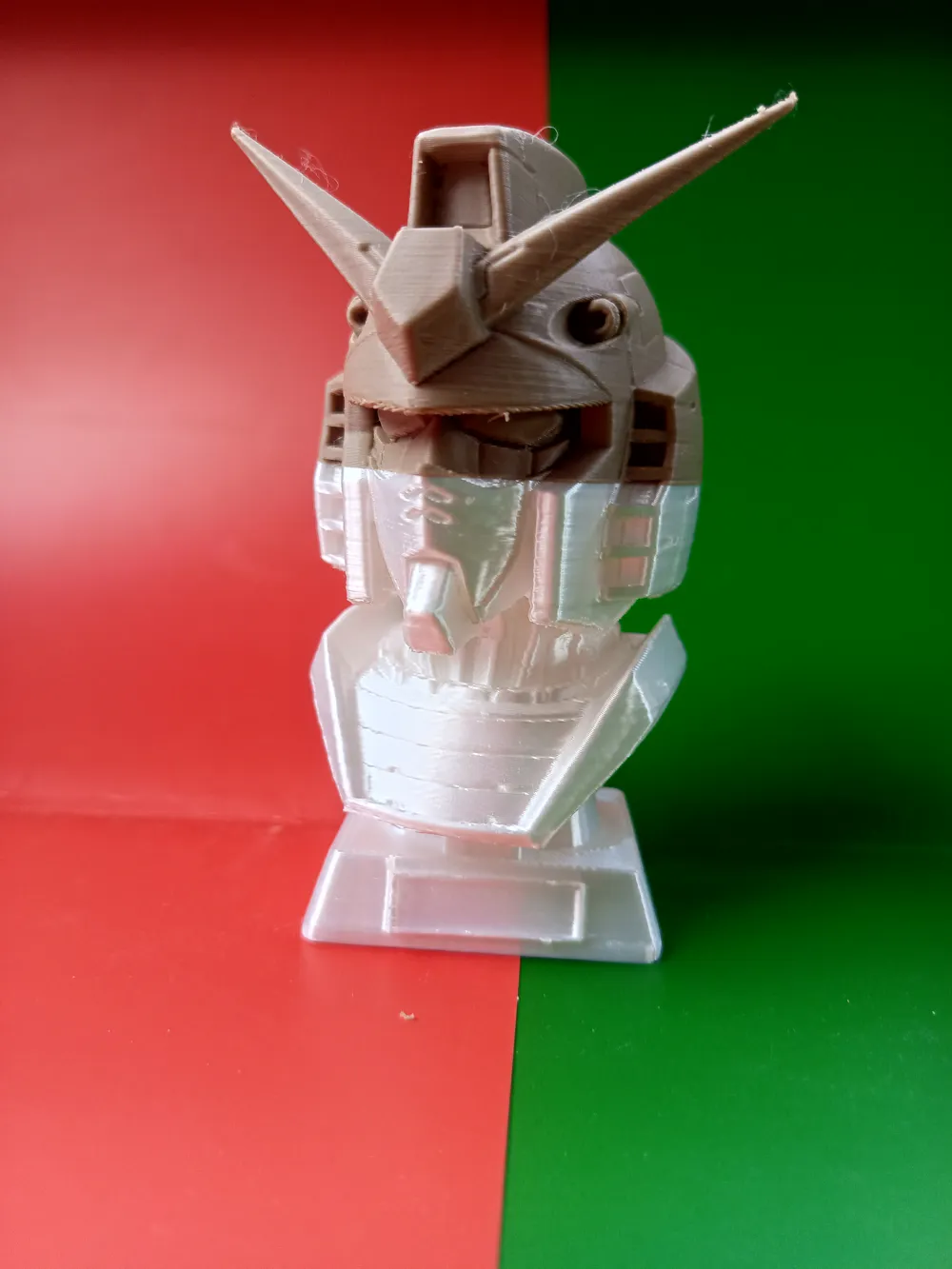 Classic Gundam Mobile Suit Bust - Free 3D Print Model - MakerWorld