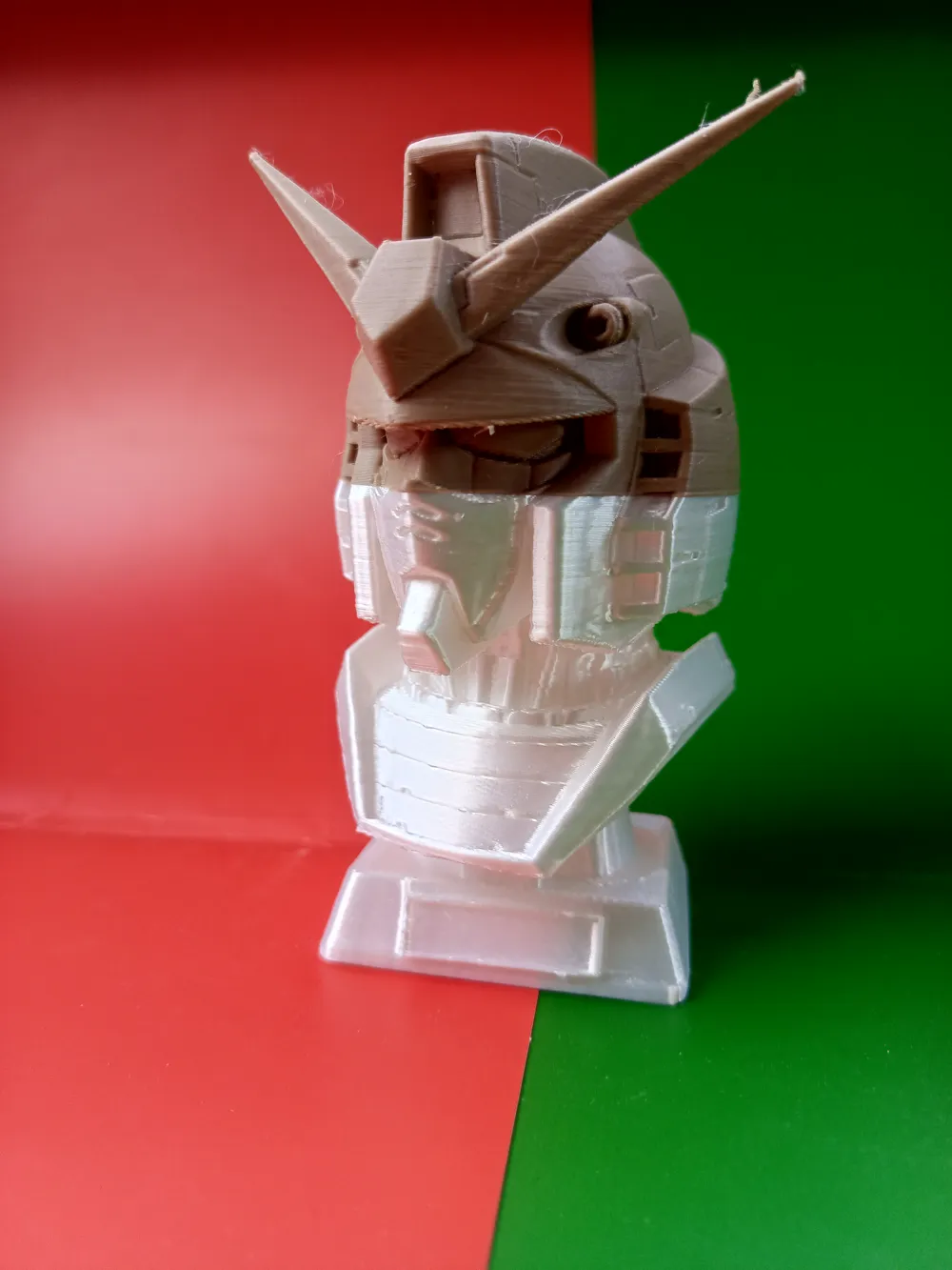 Classic Gundam Mobile Suit Bust - Free 3D Print Model - MakerWorld