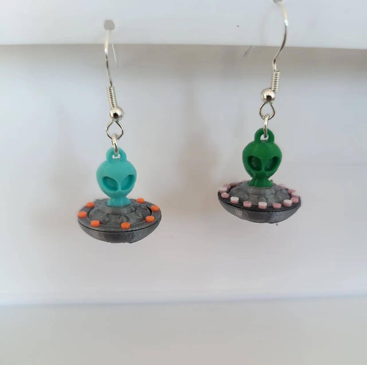 alien ufo earrings and keyring view 2