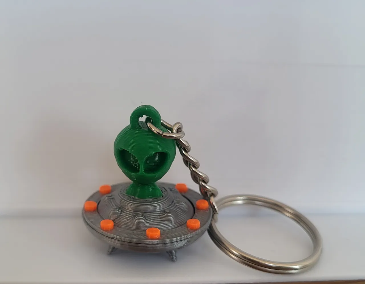 alien ufo earrings and keyring view 4
