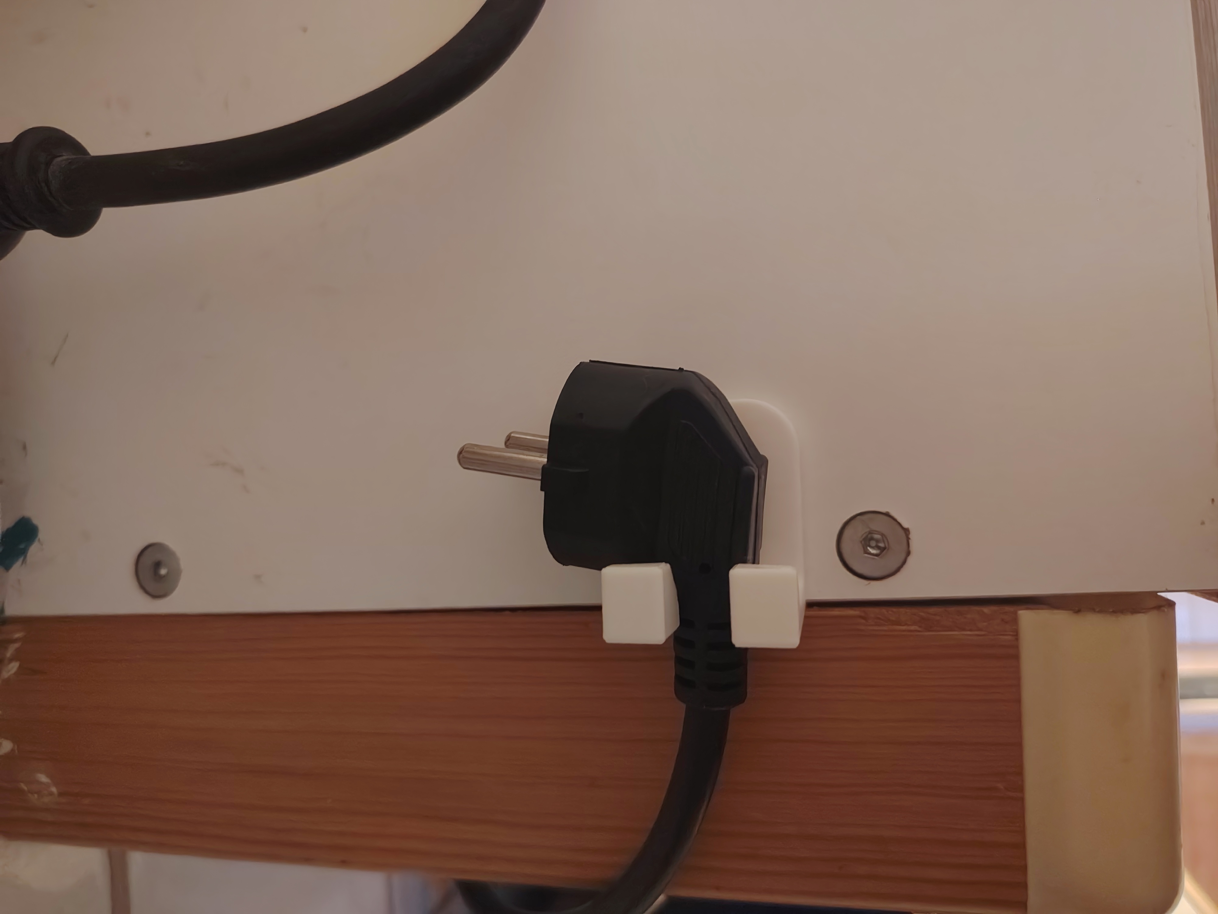 Miniatura 2 do modelo 3D Power Plug Holder – Angled EU Plug