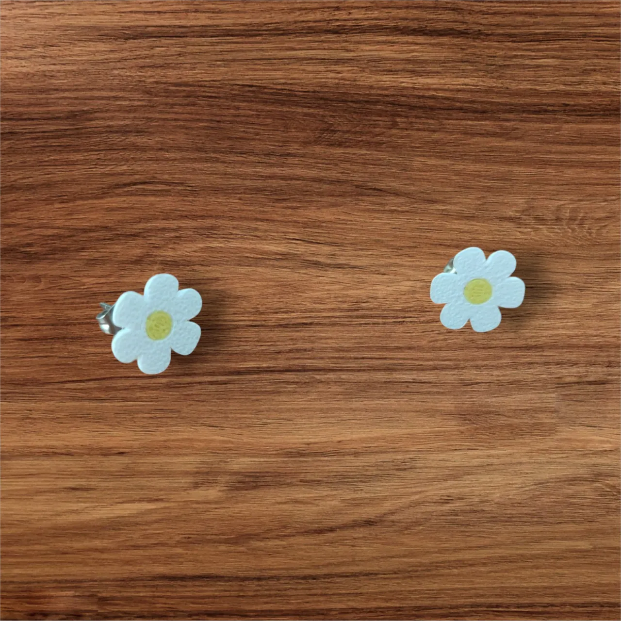 Pendiente flor pin view 4
