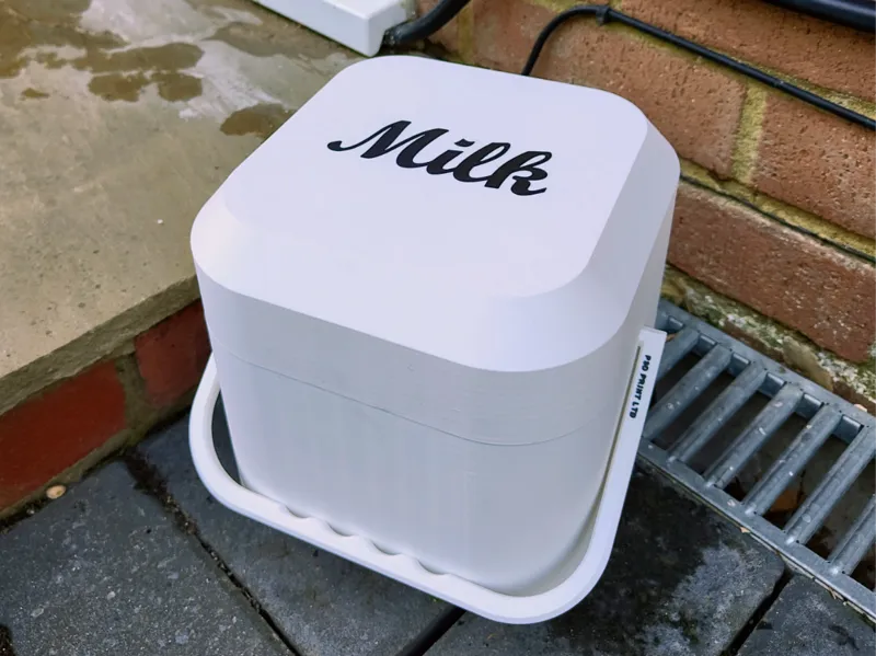 4 Pint Milk Bottle Carrier with Lid