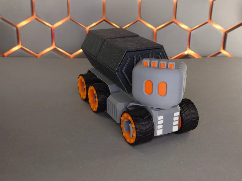 Manni the little robo truck 