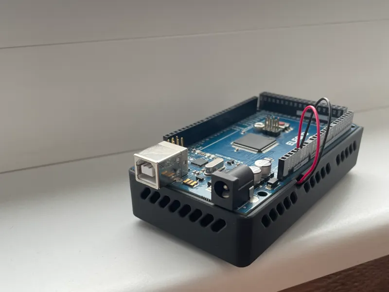 Arduino_Case_with_aktiv_air_cooling