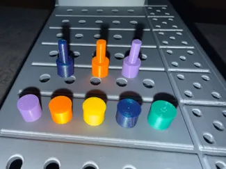 Mastermind: Stifte  leicht zu drucken & greifen