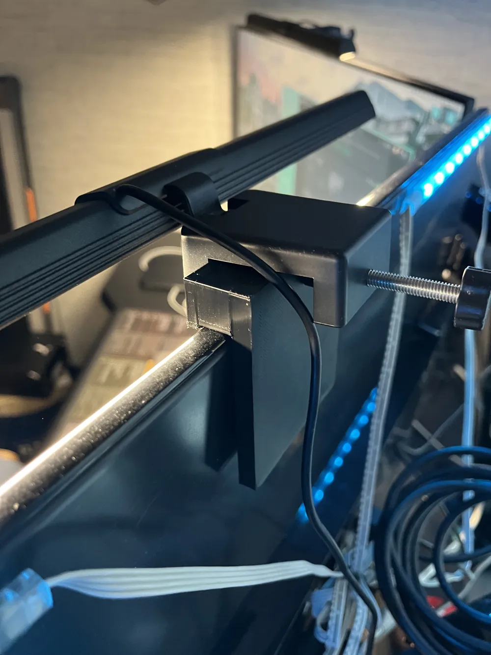 Monitor LED light support by chorch_ar MakerWorld: Download Free 3D Models