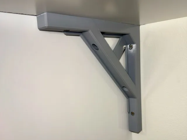Sturdy shelf bracket - 250 x 250mm < 160g