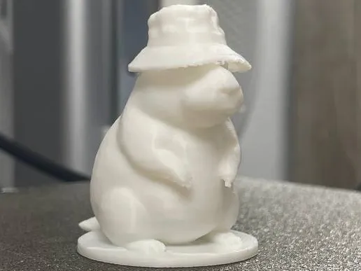 Capybara au bob - figurine desk pet