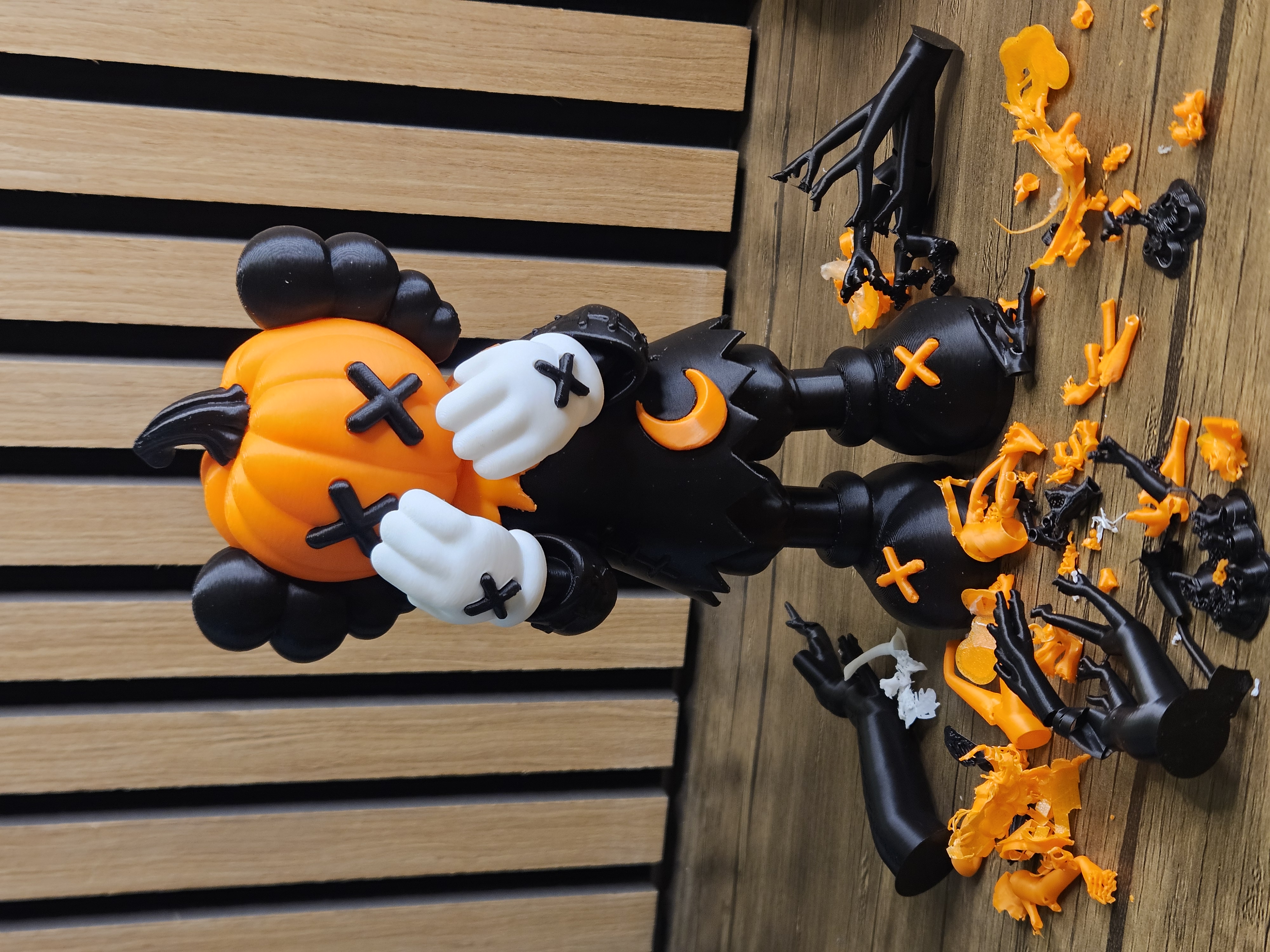 KAWS Halloween: Zucca Maledetta Edizione NO AMS - 1