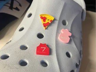 croc pins :pizza - bottle Nike - basketball jersey