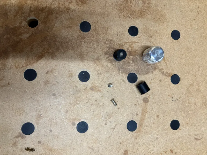 MFT-Tisch Lochabdeckung mit magnetischer Entnahme