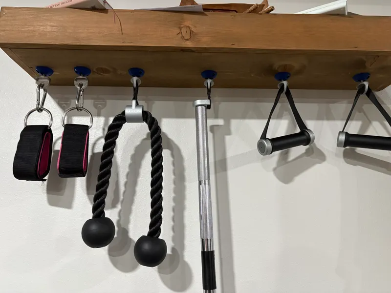 Tonal T-Lock hanger