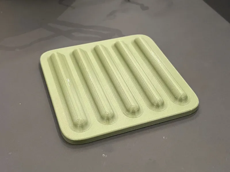 Minimal soap tray