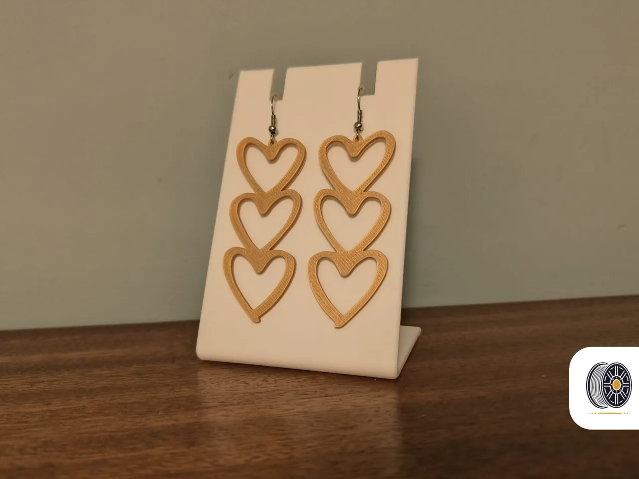 Drops of love | A valentine's day earring gift view 4