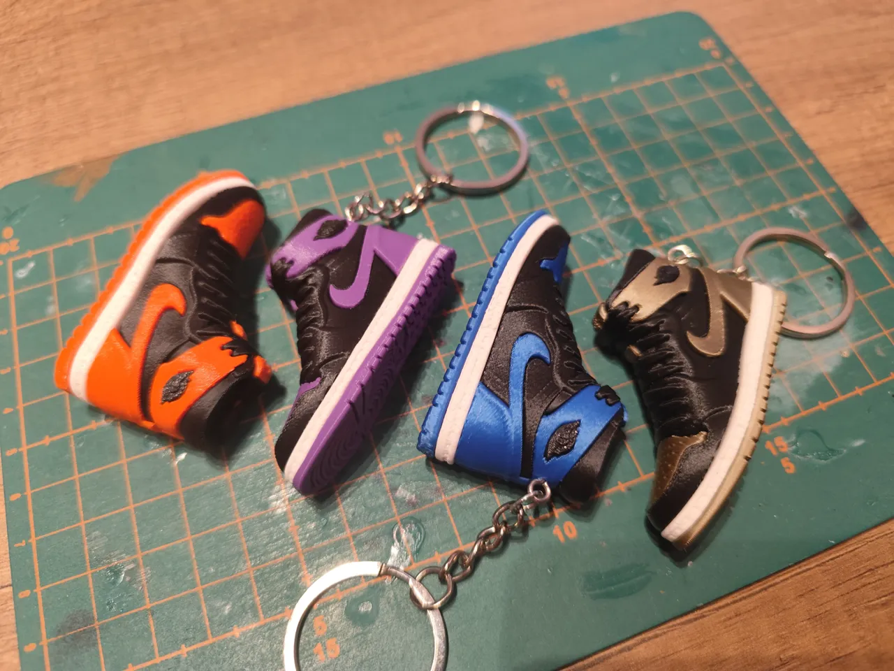 NIKE AIR JORDAN 1 inspired KEYCHAIN (new version) view 3
