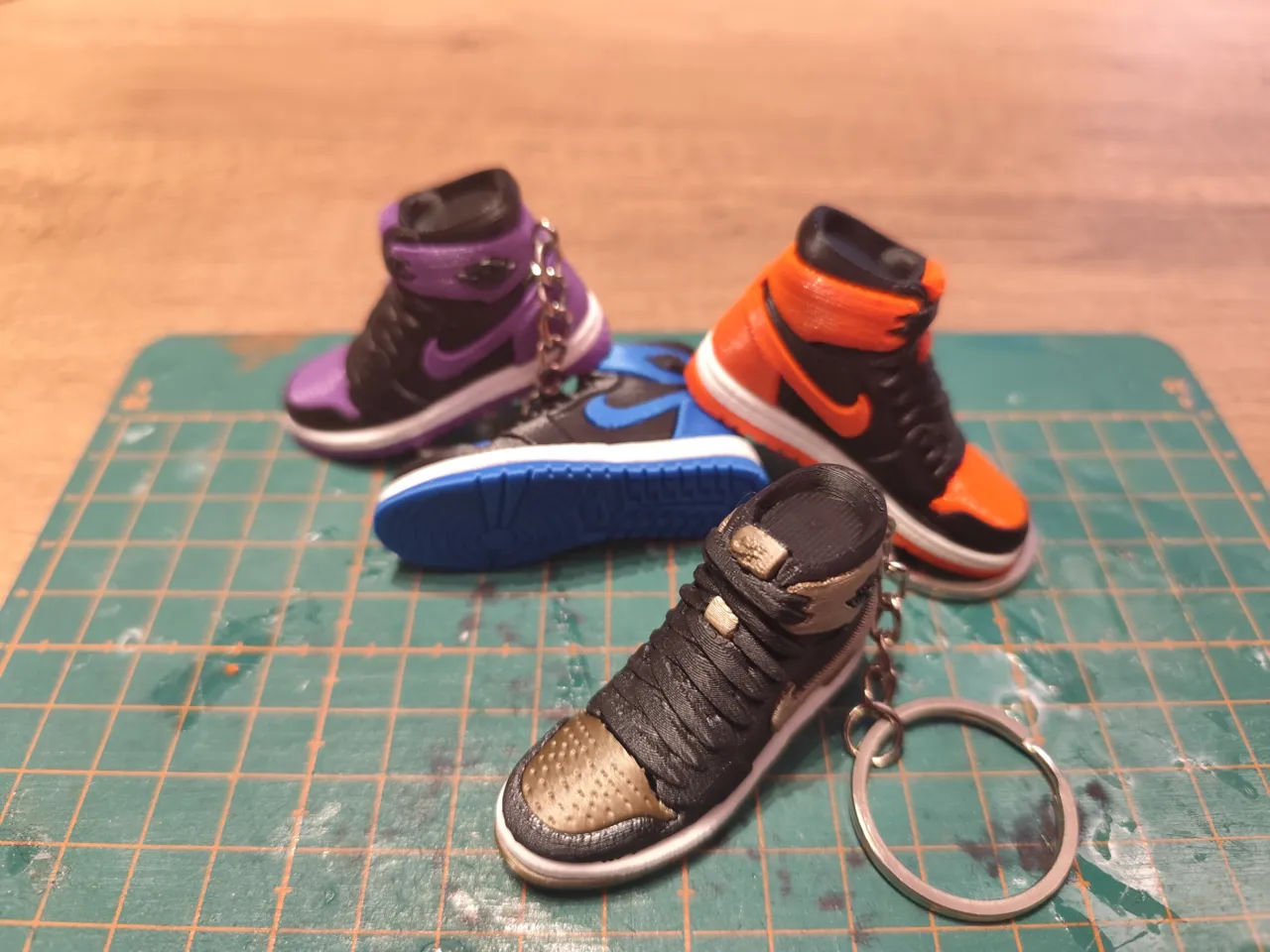 NIKE AIR JORDAN 1 inspired KEYCHAIN (new version) view 2