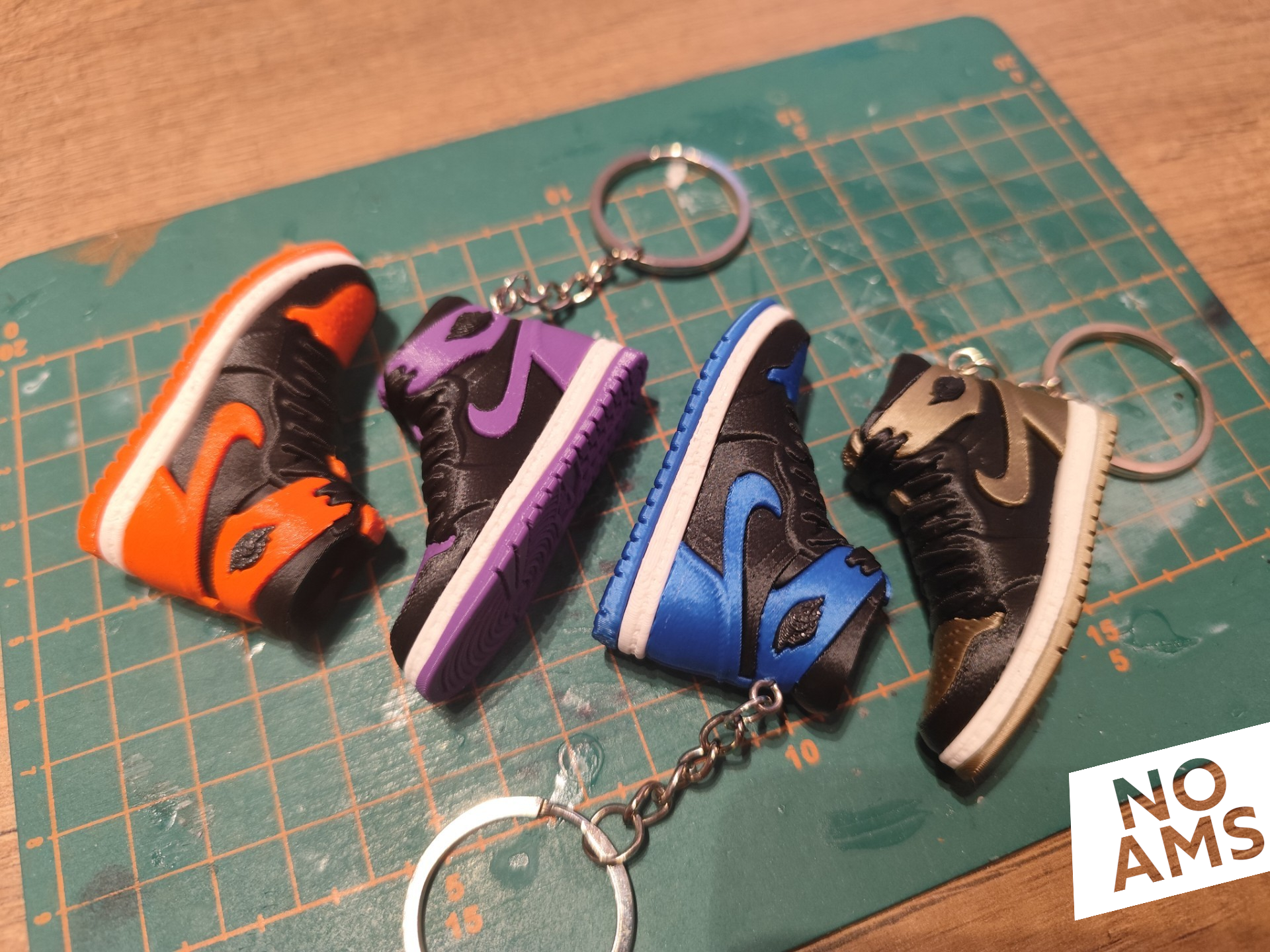 NIKE AIR JORDAN 1 inspired KEYCHAIN (new version)