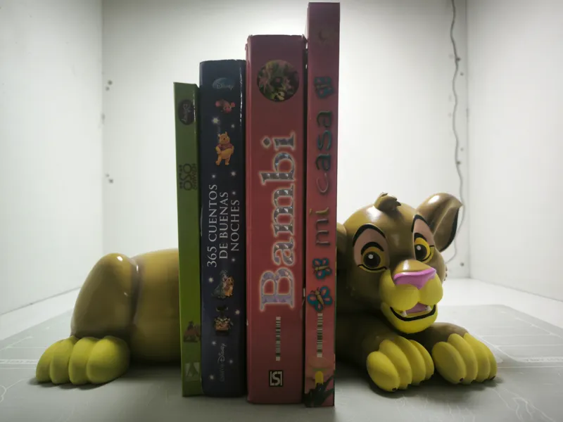 Sujeta Libros Simba
