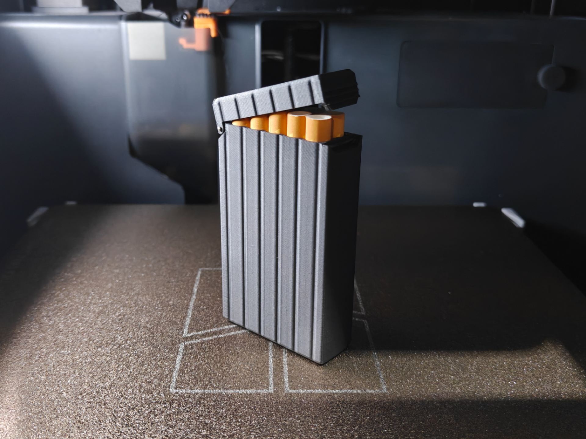 Compact Cigarette Box – Pocket-Saving Design