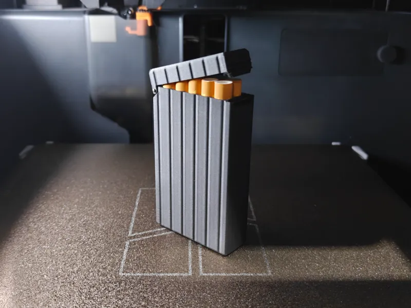 Compact Cigarette Box – Pocket-Saving Design