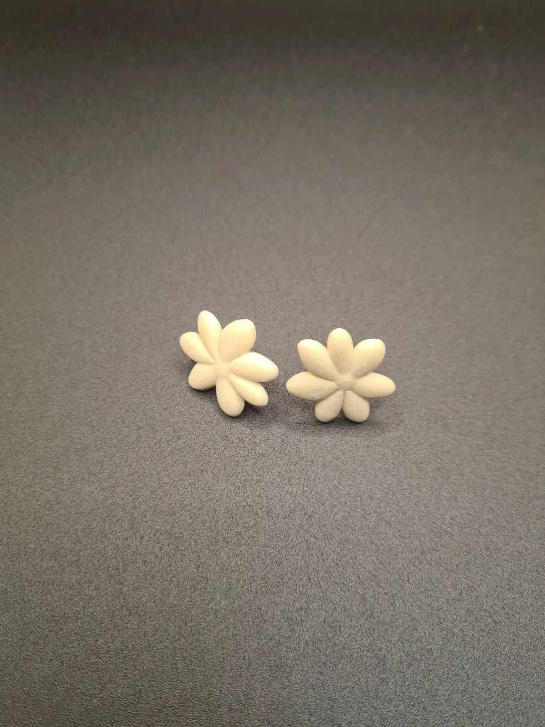 Flat Flower Earring view 2