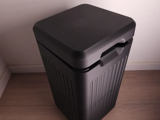 Garbage Bin - 24x24x45 cm