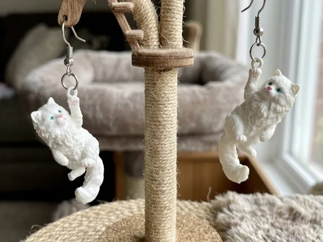 Cute Cat Dangle Earrings (0.2mm Optimized)