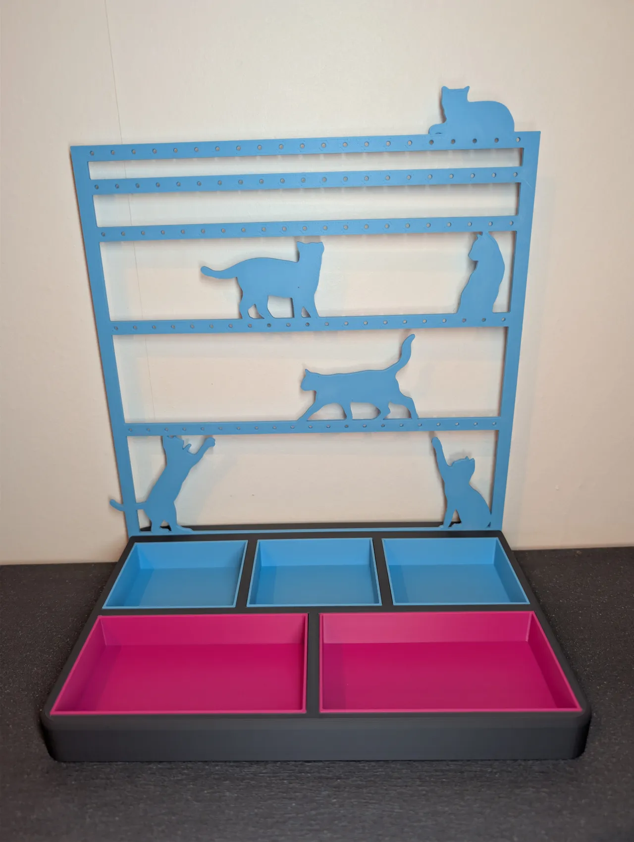 Elegant Jewelry and Earring Display Stand v2 view 2