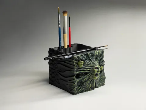 Echoes of the Damned - Brush Pot