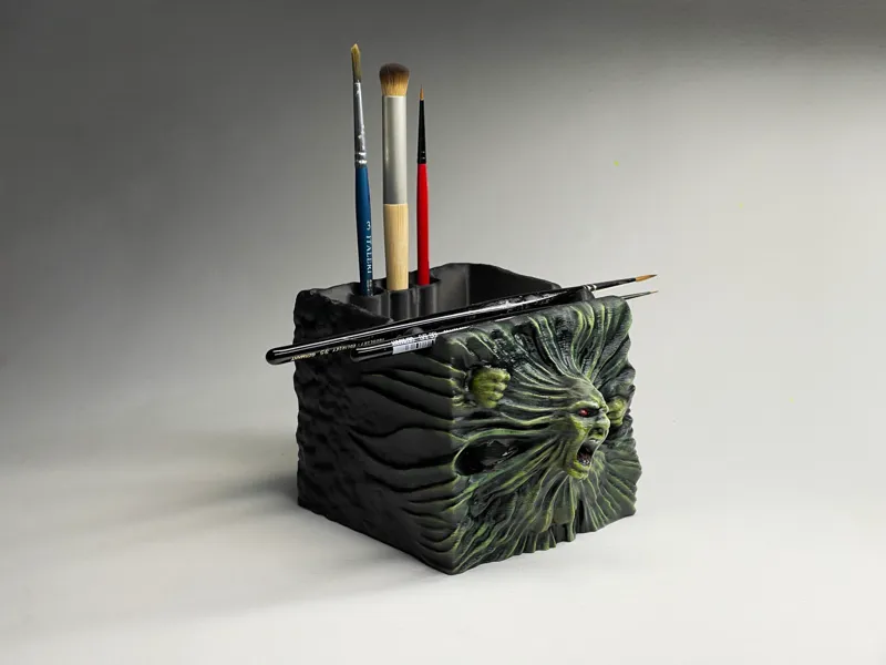 Echoes of the Damned - Brush Pot