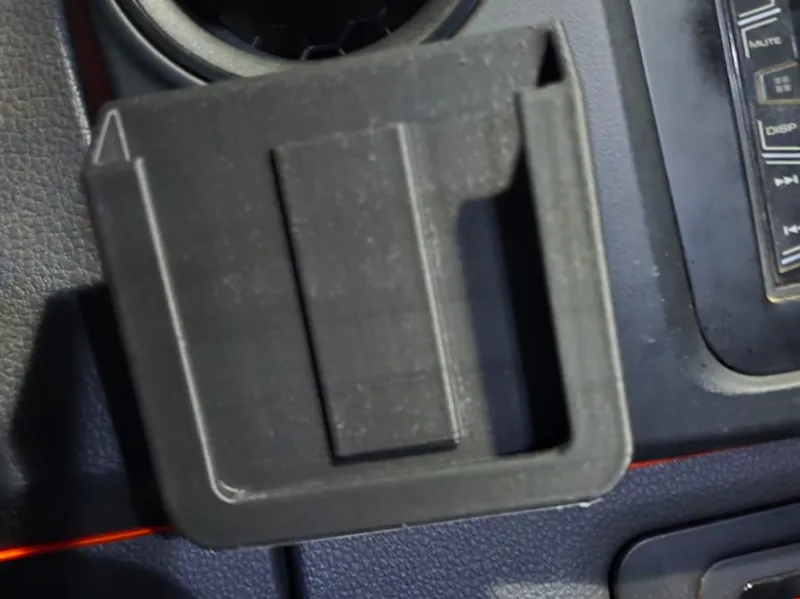 VW Amarok Phone Mount Dash Plug  - S24 Ultra