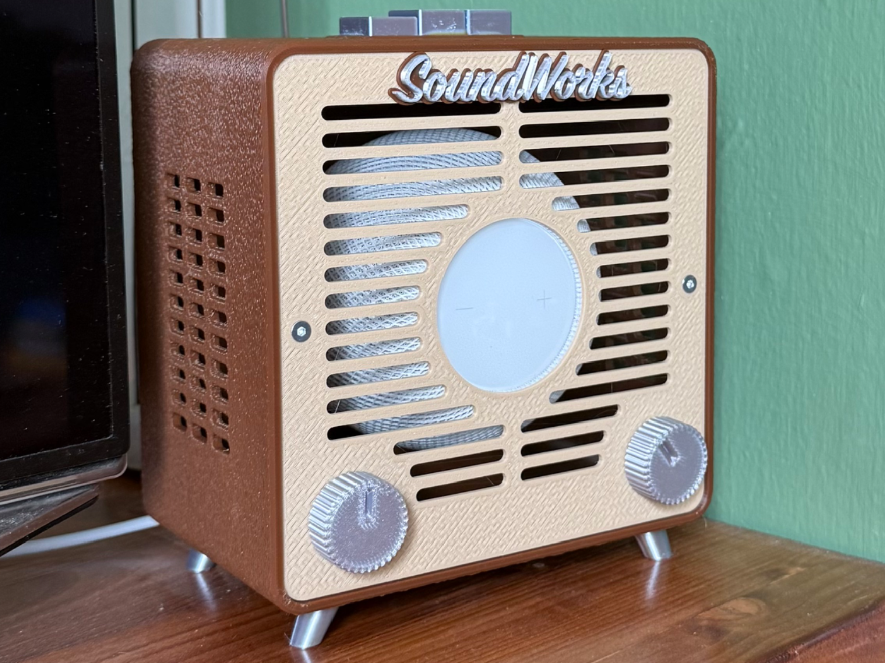 Square retro radio for Apple HomePod mini