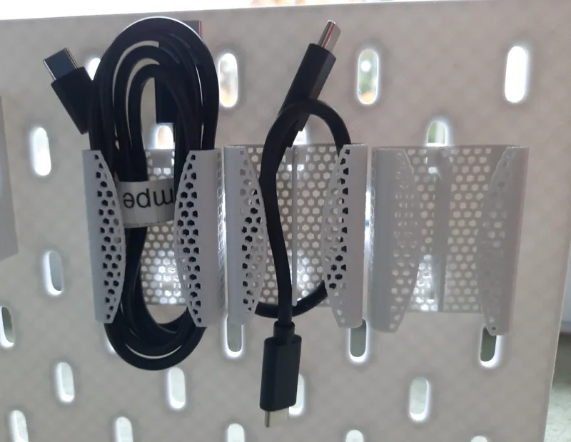 Skadis USB Cable holder V2